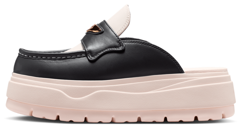 Jordan Air Jordan Mule SE - Women's Metallic Gold/Chalk/Off Noir product view