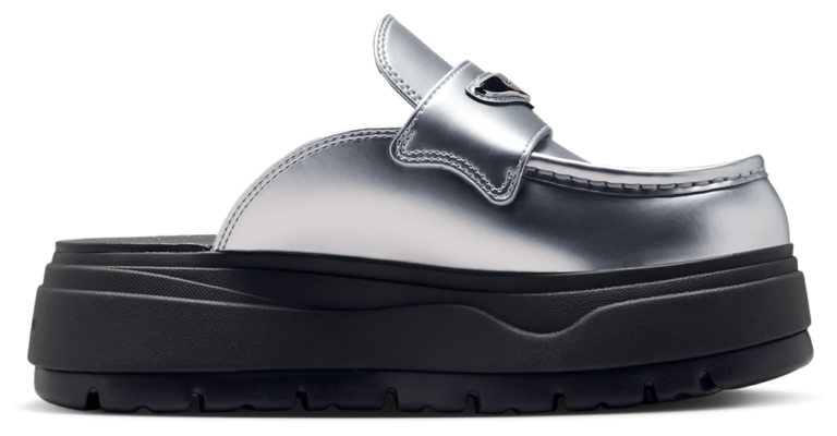Jordan Air Jordan Mule SE - Women's Metallic Silver/Metallic Silver/Shadow Brown product view