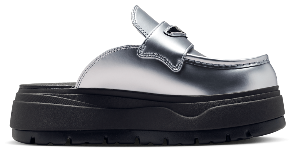 Jordan Air Jordan Mule SE - Women's Metallic Silver/Metallic Silver/Shadow Brown product view