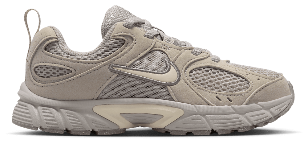 Nike V5 RNR Suede - Boys' Preschool Pencil Point/Moon Particle/Light Orewood Brown product view
