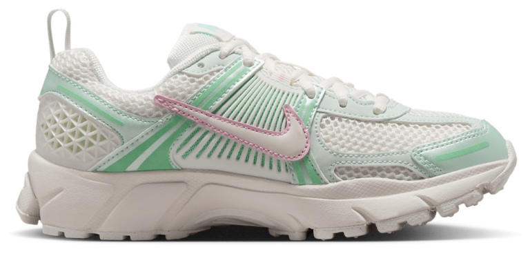Nike Vomero 5 - Boys' Grade School Sail/Sail/Pink Foam product view