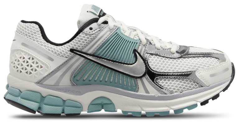 Nike Zoom Vomero 5 News - Women's Metallic Silver/Wolf Grey/Summit White product view