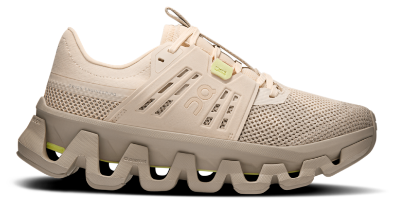 On Cloudswift Amp - Women's Sand/Desert product view